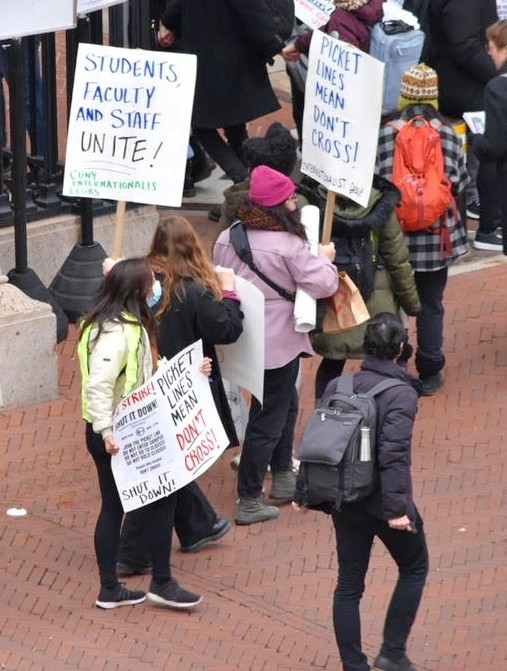 Columbia U. student workers set up picket line - Vimarsana News