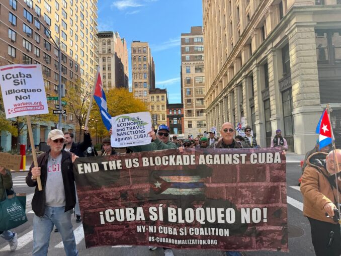 New York march: ‘¡Cuba Sí, Bloqueo No!’