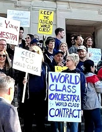 Hospital workers, orchestra musicians begin strikes