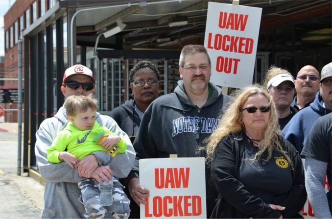 Honeywell UAW Local 9 workers on the picket line in South Bend, Ind.