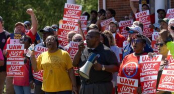 UAW members  celebrate Daimler victory