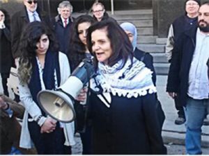 Rasmea Odeh thanks supporters at court house, March 12. WW photo: Abayomi Azikiwe